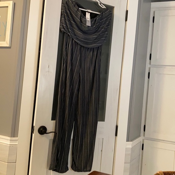 Business Casual Jumpsuit (New with Tags) - Picture 7 of 8